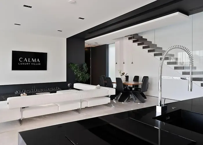 Exclusive Calma Ii - Heated Pool, Sea View 빌라 스타리그라드 파클레니차