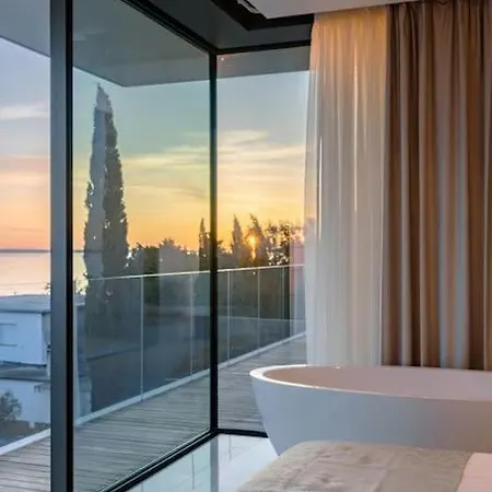 Exclusive Calma Ii - Heated Pool, Sea View * Starigrad Paklenica